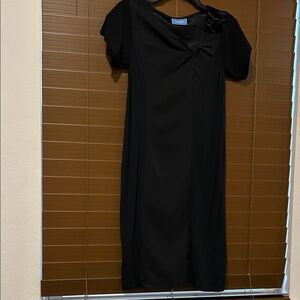 Simply Vera Vera Wang Classic Black Midi Dress